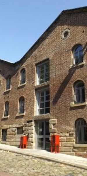 Flat to rent on - Photo 1
