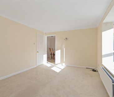 4 bedroom detached house to rent - Photo 5