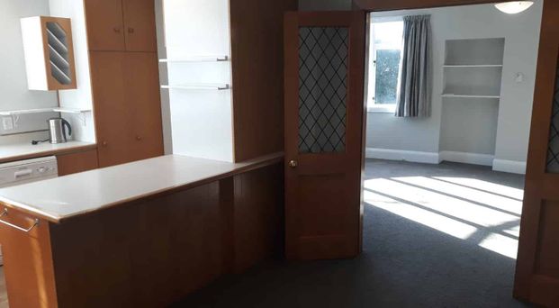 Charming deco character home - Photo 1