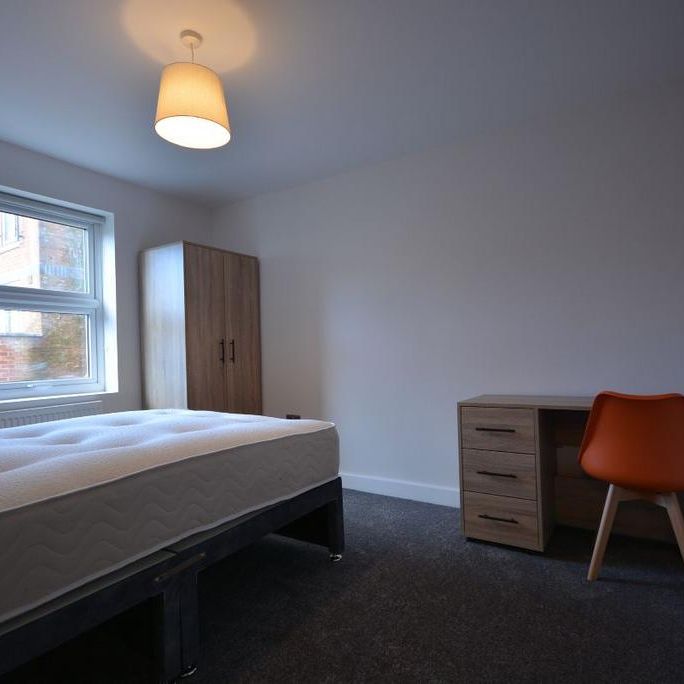 1 bedroom in a house share to rent - Photo 1
