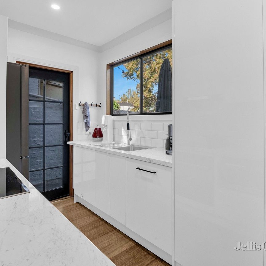 47 Davis Street, Carlton North - Photo 1