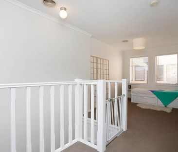 71 Francis Lane, Kensington VIC 3031 - Photo 3