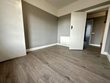 3 Bed Flat, Selwyn Court, SE3 - Photo 5