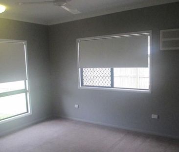Spacious Family Living in a Quiet Cul-de-Sac - Photo 2