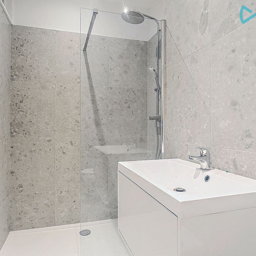Appartement met twee slaapkamers in Forest - Photo 1