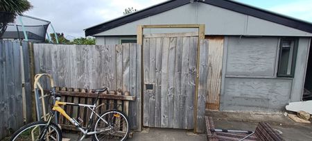 3 Bedroom house + 1 Bedroom Apartment Spreydon - Photo 4