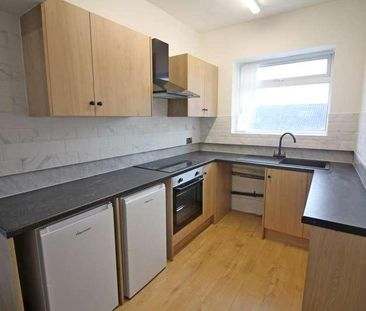 Crostons Road, BL8 - Photo 6