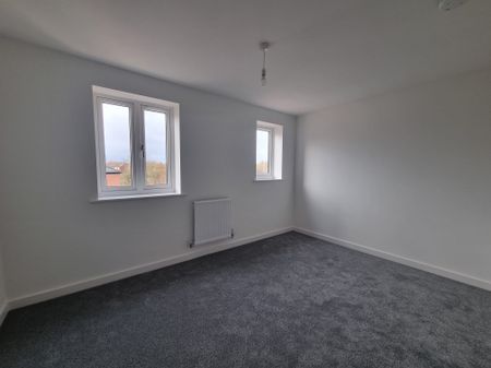 2024-Built Modern Semi-Detached Home in Hampton Woods, Peterborough - Photo 5