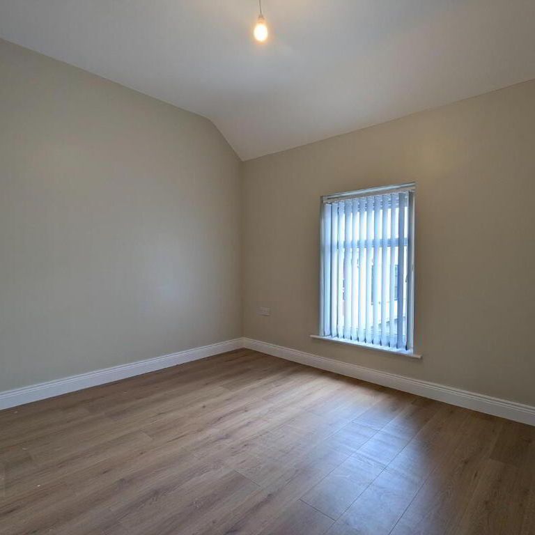 8 Valentia Place, Newcastle, BT33 0EH - Photo 1