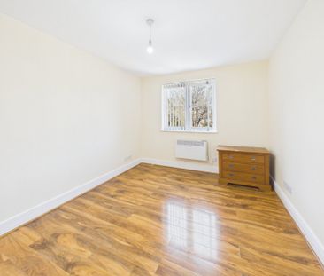 9 Hencroft Street North, Slough, Berkshire,SL1 - Photo 4