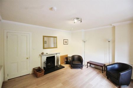 3 bedroom detached house to rent - Photo 2