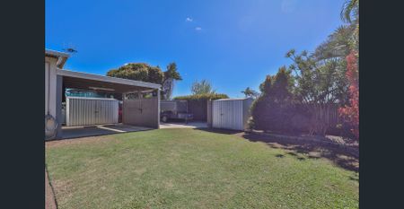 Beautiful family home close to primary & secondary schools!!! - Photo 2