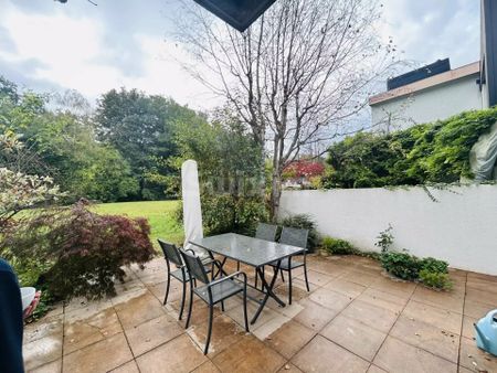 Charming Villa in Onex - 4 bedrooms - 2 terraces and wooded park - Photo 4