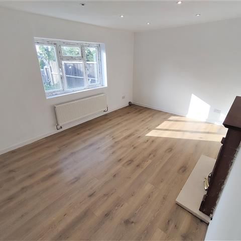 3 bedroom property to rent - Photo 1