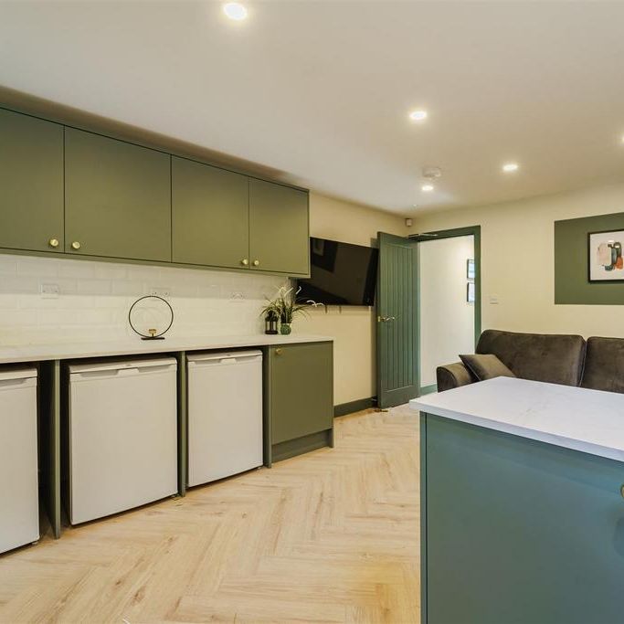 1 bedroom in a house share to rent - Photo 1