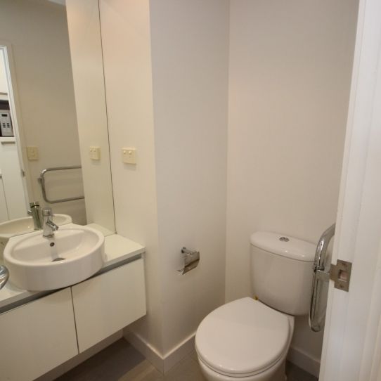 FURNISHED "PARKSIDE" STUDIO APARTMENT - Photo 1