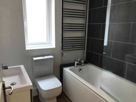 *Central Location**No Deposit**All Bills Included* 4 - Photo 3