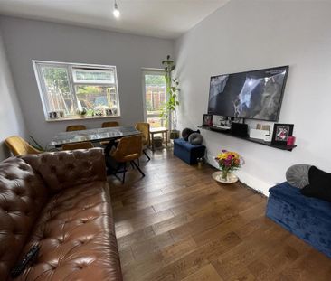 2 bedroom semi-detached bungalow to rent - Photo 3