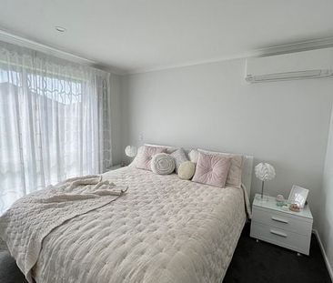 Short Fixed Term - Stunning 4BR Home in Richmond - Photo 6