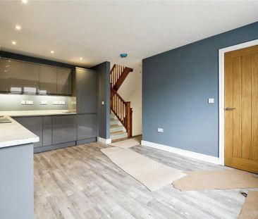 4 bedroom detached house to rent - Photo 2