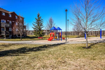 For Lease - 87 Goodwin Drive Unit# 2, Barrie, Ontario - Photo 2