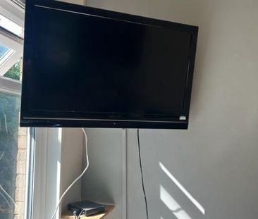 1 bedroom in a house share to rent - Photo 3