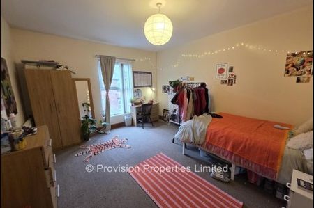 6 Bedroom Student Properties - Photo 4