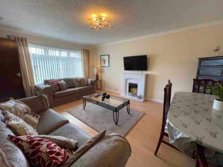 2 bedroom bungalow to rent - Photo 2