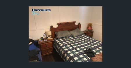 Charming East Bunbury Cottage: Rain on the Tin Roof & City Convenience - Photo 2