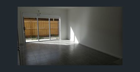 Spacious Modern Townhouse - Photo 2