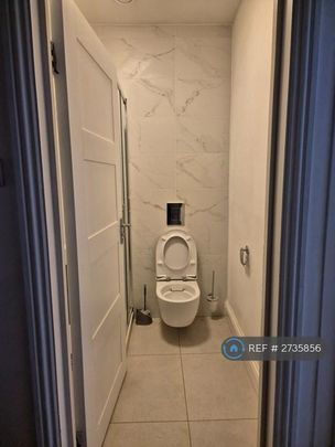 3 bedroom flat to rent - Photo 1