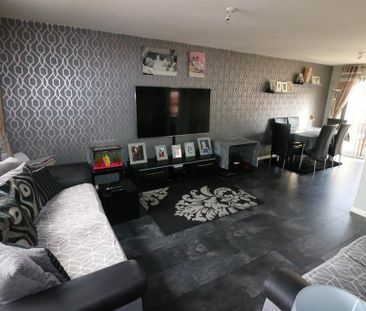 3 bedroom semi-detached house to rent - Photo 6