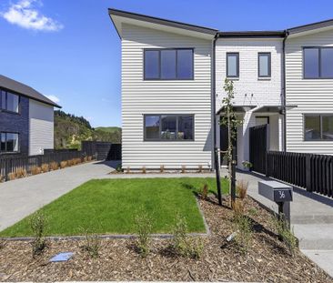 Brand new 3-bedroom Townhouse in fabulous Whitby - Photo 1