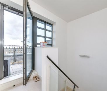 4 bedroom terraced house to rent - Photo 3