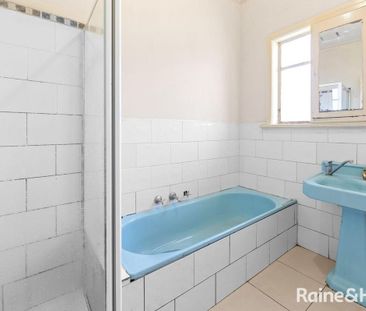 Centrally located! - Photo 4