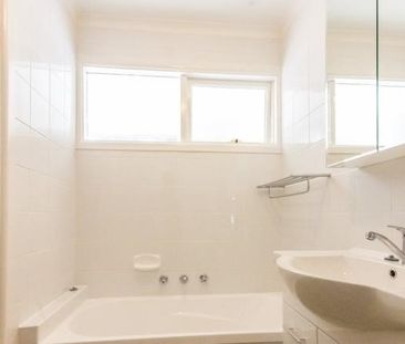 3 Bedroom Family Home - Photo 2