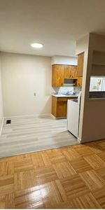 $2,200 / 1 BR w/ 1 Storage Locker - Photo 4