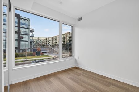 For Lease - 333 Sunseeker Avenue Unit# 201, Innisfil, Ontario - Photo 3