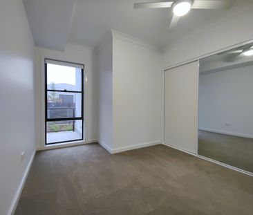 Modern Apartment - Photo 1