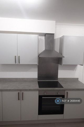 3 bedroom flat to rent - Photo 5