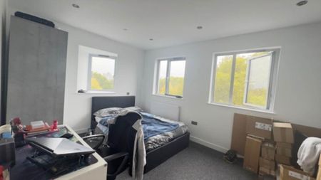 3 bedroom apartment to rent - Photo 3