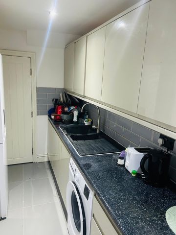 Room in a Shared Flat, Farren Road, SE23 - Photo 5