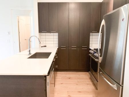 $2,600 / 2br – 815ft2 – 2br – 820ft2 – Spacious, Bright 2 Bedroom 2 Bathroom (QB19) - Photo 2