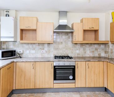 4 bedroom house to rent Lion Court, Worcester, WR1 - Photo 5