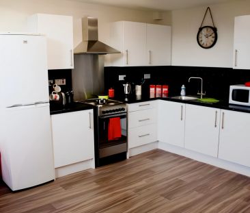 2 Bed Flat - Photo 1