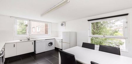 Modern recently refurbished spacious two bed mins to Regents Park - Photo 2