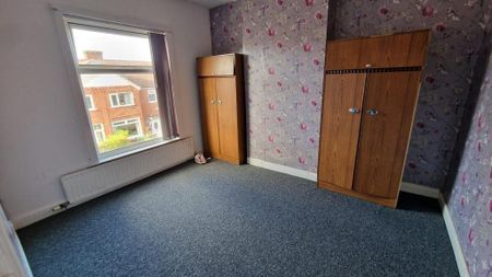 3 bedroom terraced house to rent - Photo 4