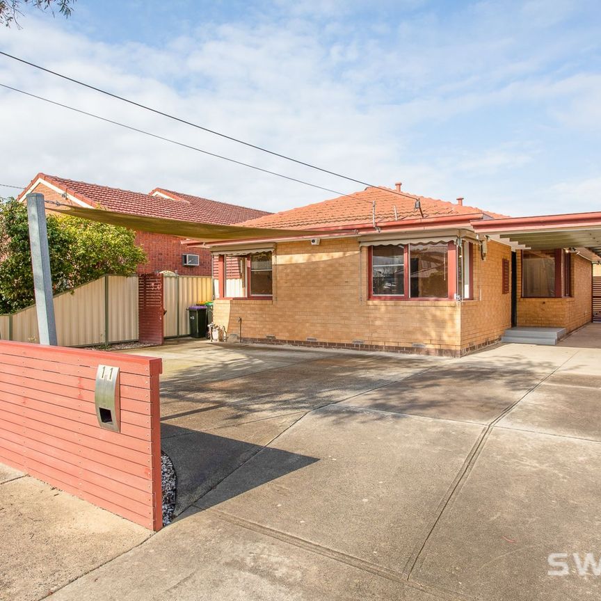 Stunning Family Living In Prime Location! - Photo 1