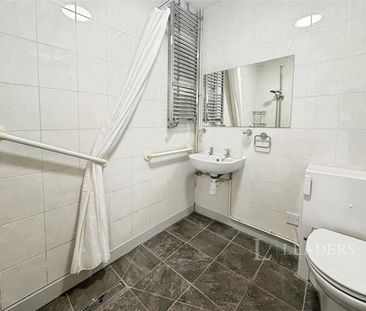 2 bedroom bungalow to rent Nimmings Road, Halesowen, West Midlands,... - Photo 5