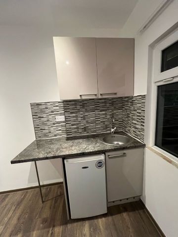 Studio Flat, Fordel Road, SE6 - Photo 2